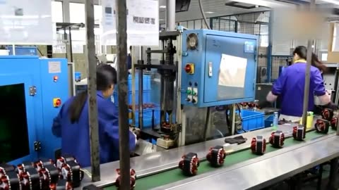 實拍中國電動機制造工廠, 全是女工流水線生產(chǎn), 手速太快了!